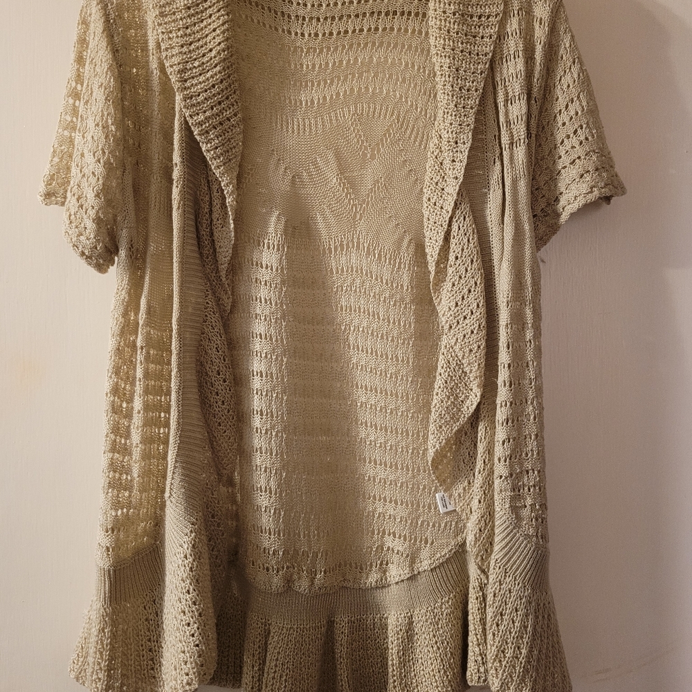 Women's short sleeve light cardigan.